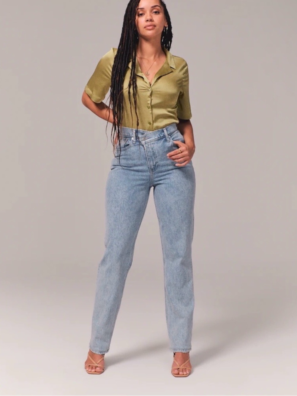 ABERCROMBIE & FITCH Curve Love Criss-Cross Ultra High Rise 90s Straight Jean 31